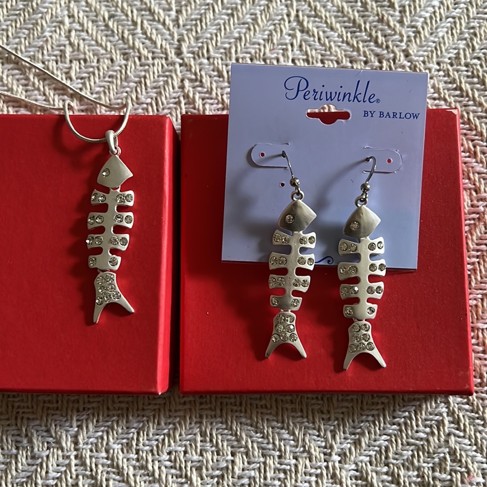 Fish bone set. - Picture 2 of 5